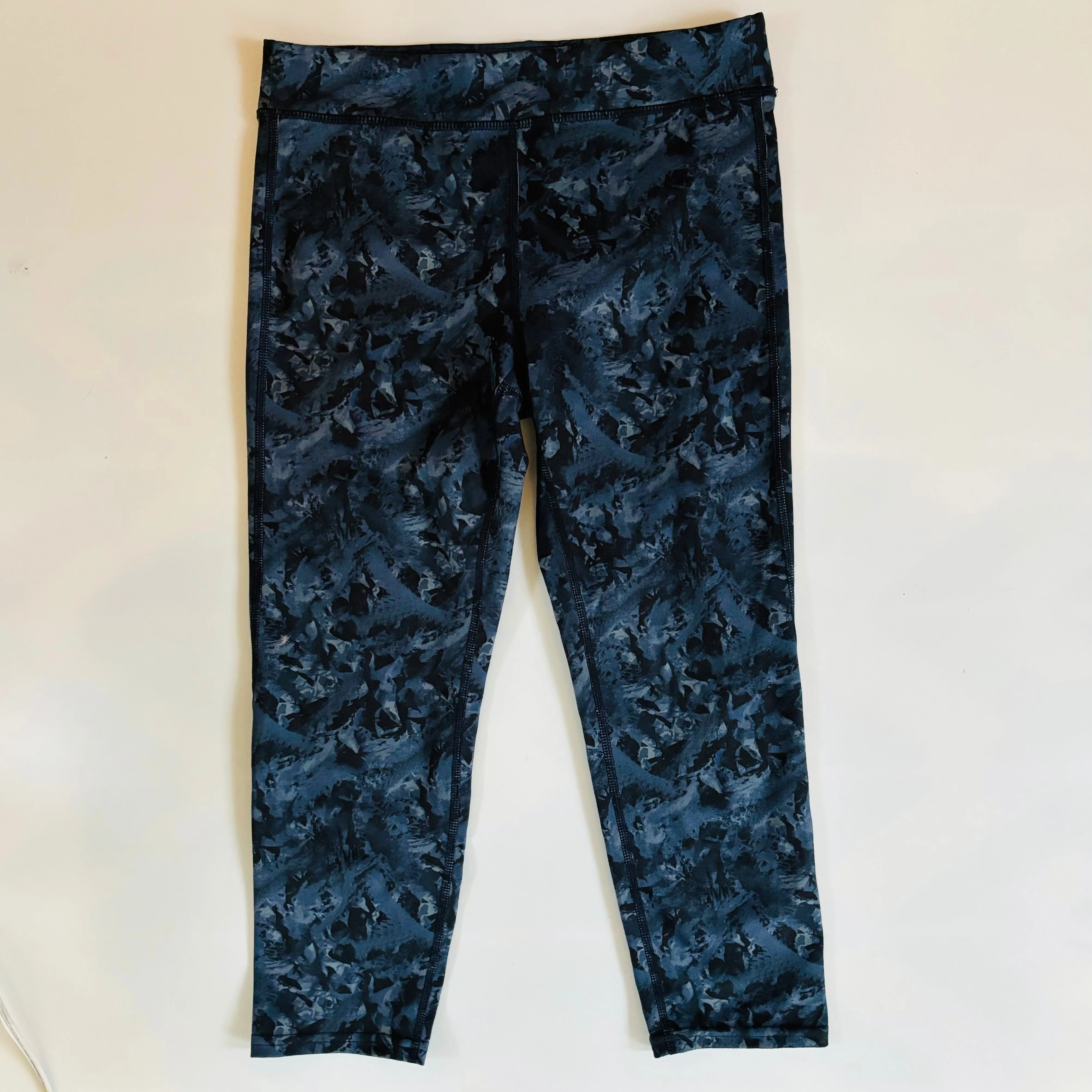 Activewear Capri Leggings, 14-16 years // Lolë