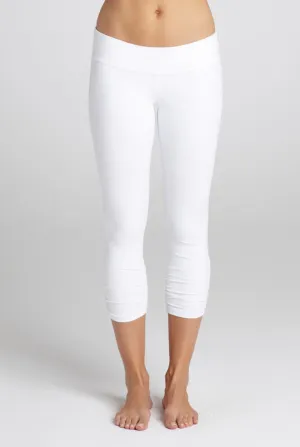 Bobi 3/4 Ruched Legging | White