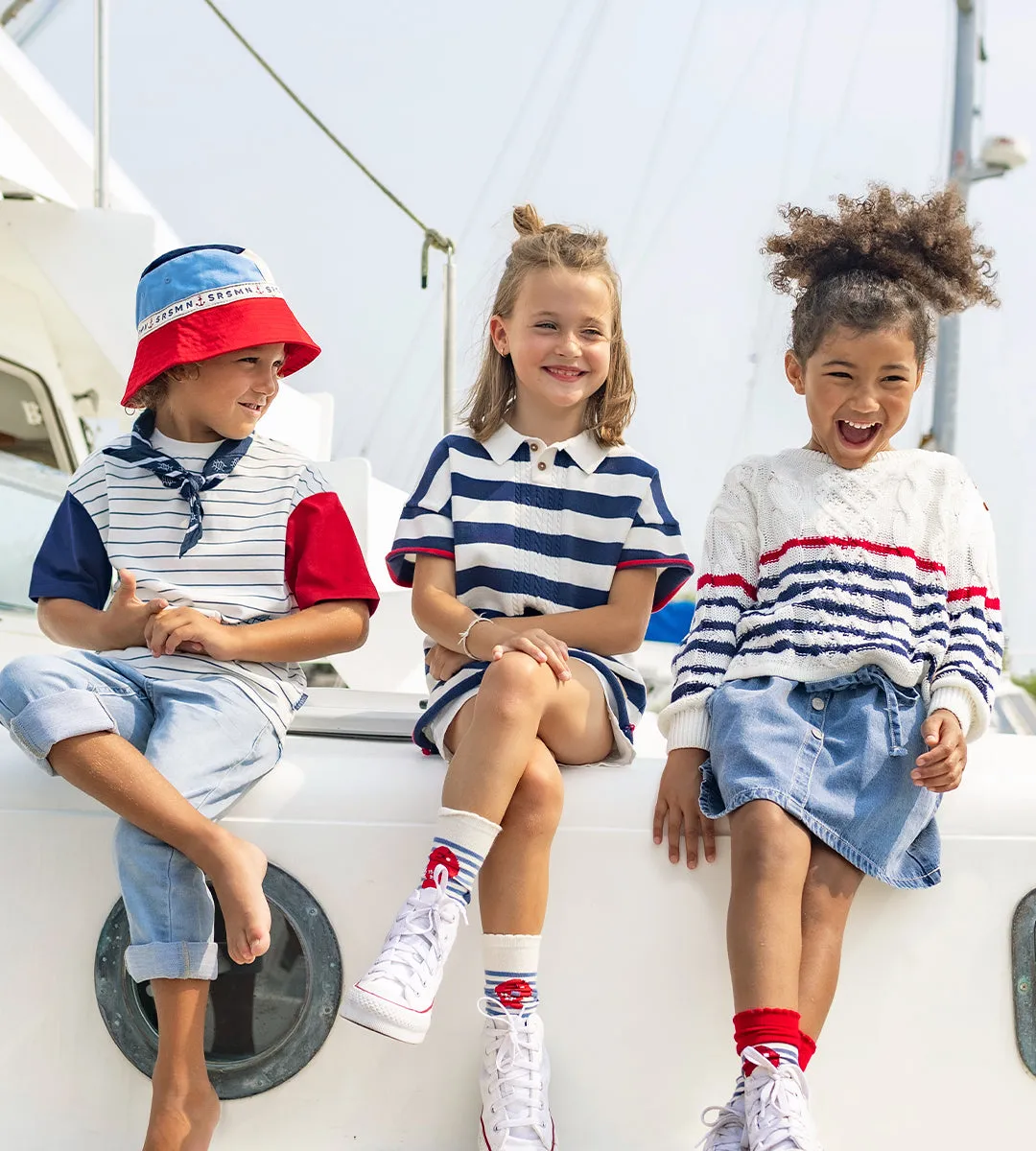 Chandail en tricot crème à rayures, enfant || Cream striped knitted sweater, child
