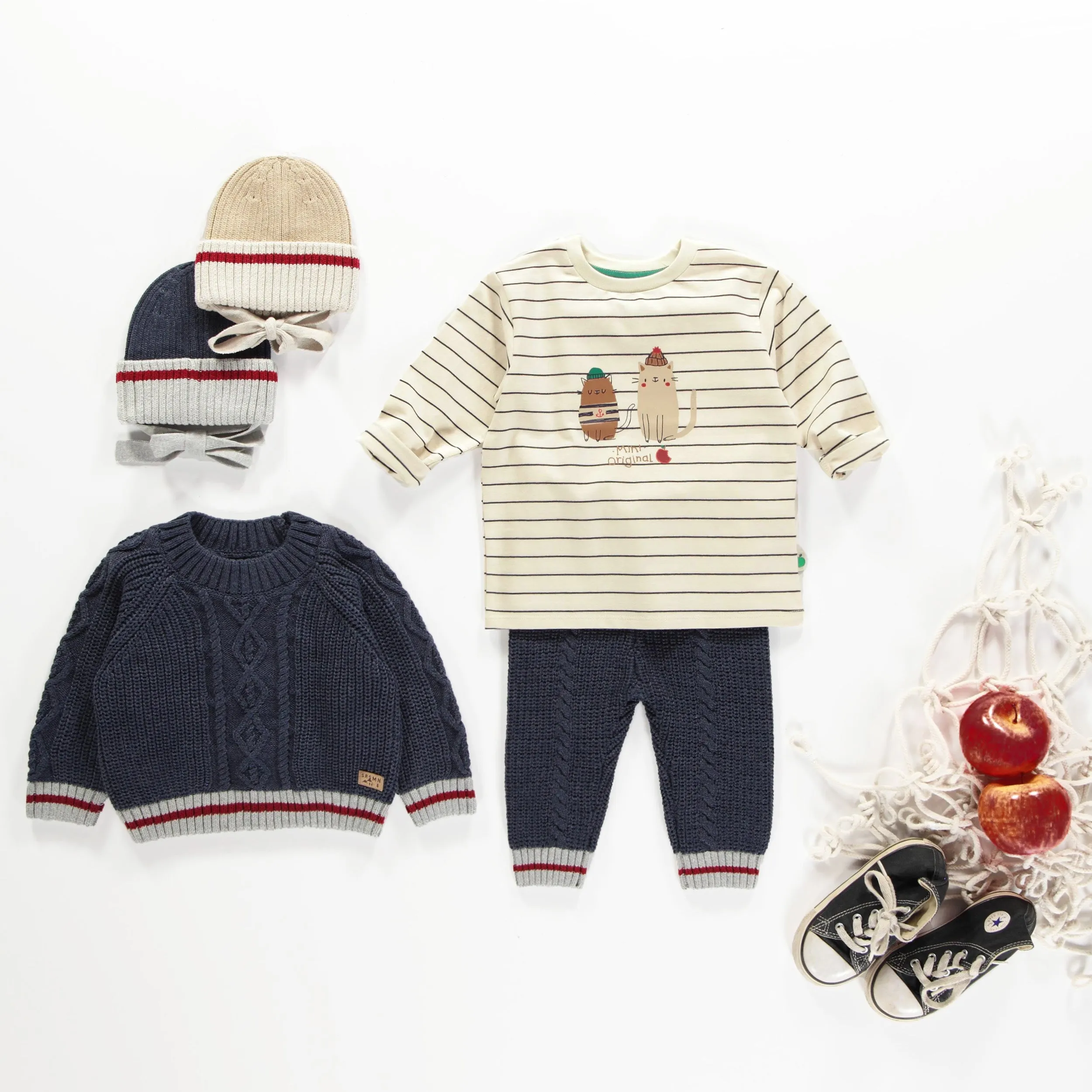 Chandail en tricot marine-gris coupe décontractée effet bas de laine, bébé || Navy-gray knitted sweater relax fit with wool socks effect, baby