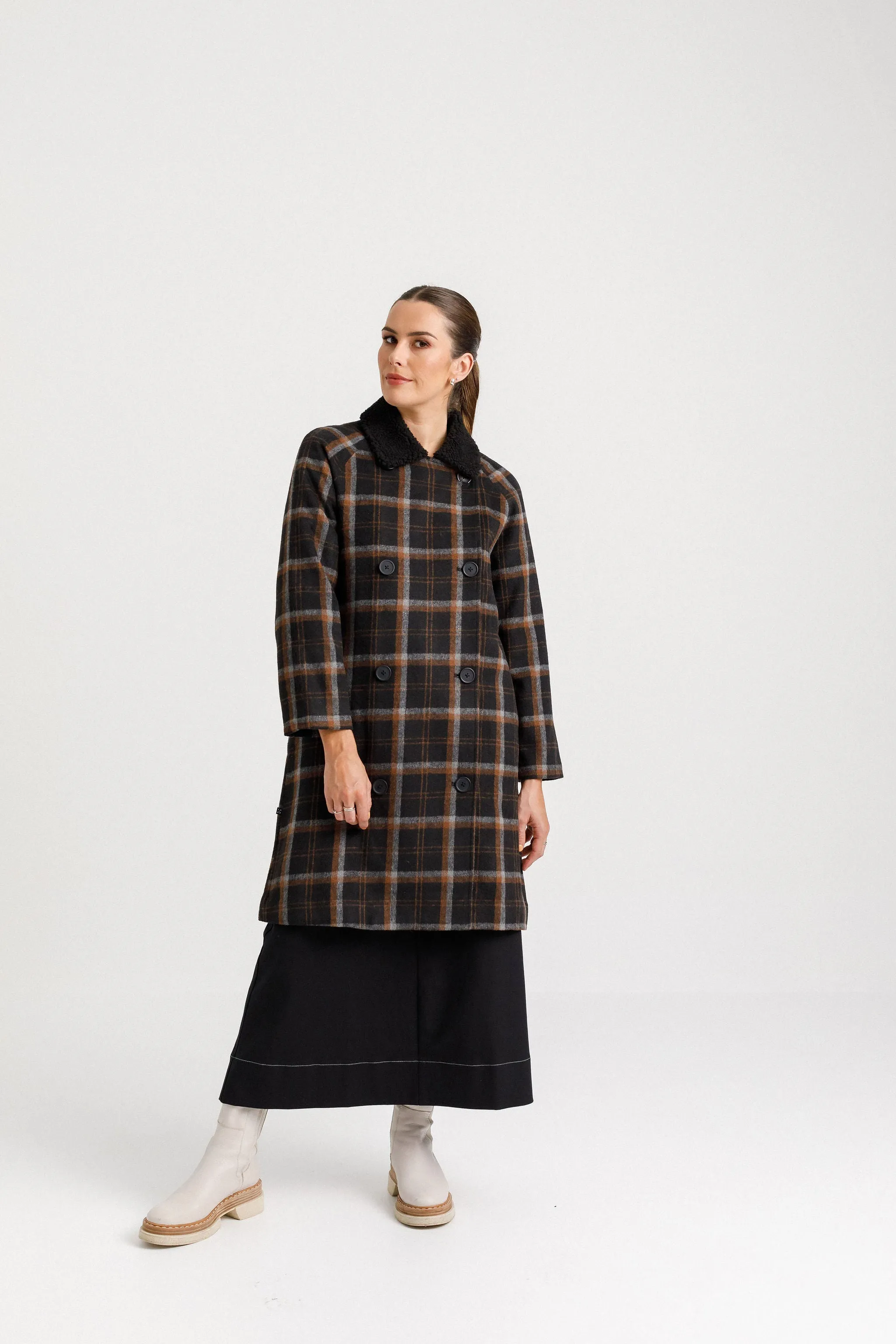 HEARTFELT COAT - CAVE