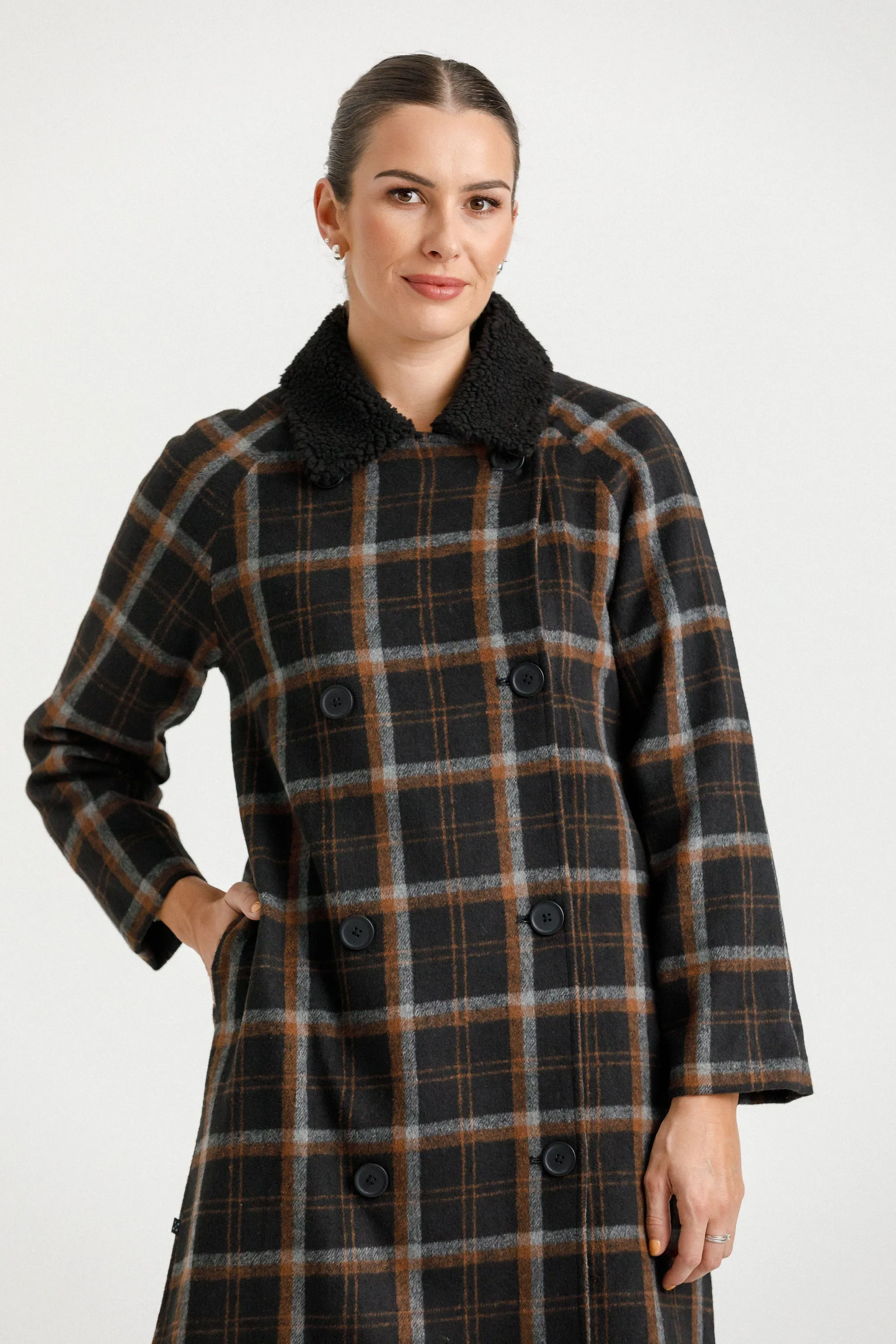 HEARTFELT COAT - CAVE
