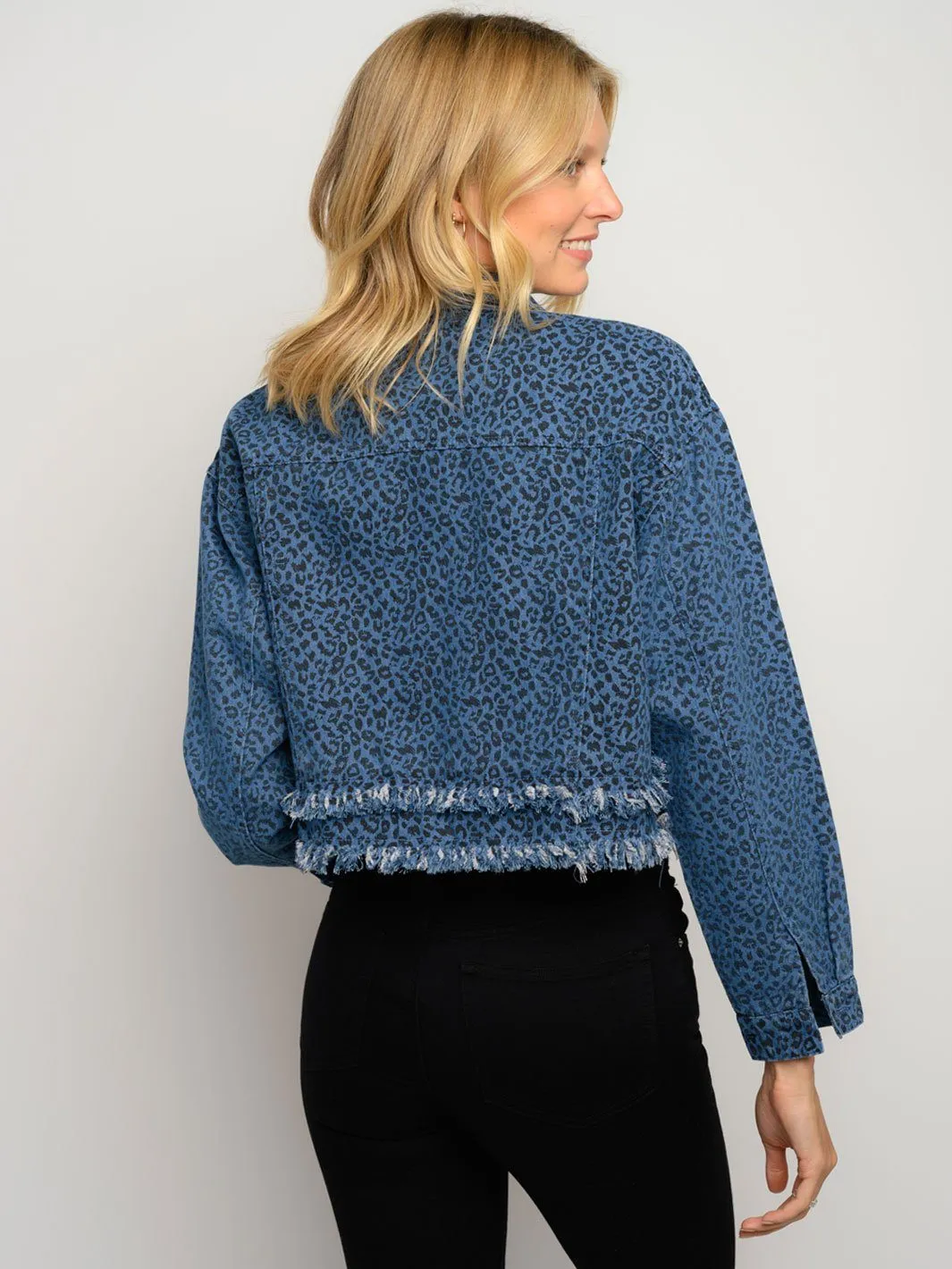 WOMEN'S LONG SLEEVE DOUBLE FRAYED DETAIL ANIMAL PRINT JACKET